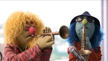 Backdrop for the TV series "The Muppets Mayhem" #1721273