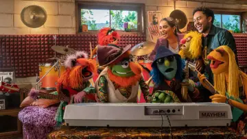 Backdrop for the TV series "The Muppets Mayhem" #1721298