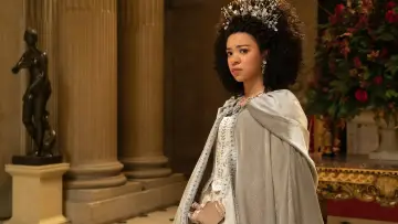 Backdrop for the TV series "Queen Charlotte: A Bridgerton Story" #1406404