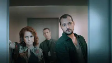 Backdrop к сериалу "The Others" #1498315