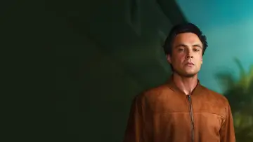 Backdrop к сериалу "The Others" #1498317
