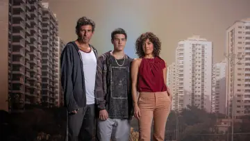 Backdrop к сериалу "The Others" #1498327