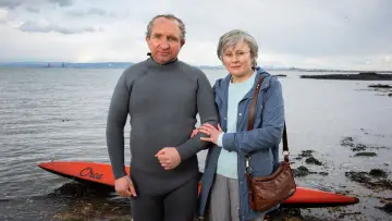 Backdrop for the TV series "The Thief, His Wife and the Canoe" #1807189