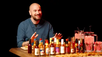 Backdrop for the TV series "Hot Ones" #1798763