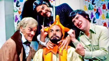 Backdrop for the TV series "Rentaghost" #1747567