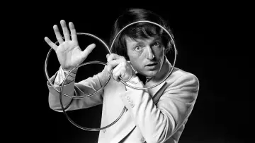 Backdrop for the TV series "The Paul Daniels Magic Show" #1791495