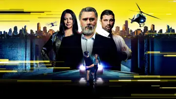 Backdrop for the TV series "Hunted" #1493149