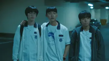 Backdrop к сериалу "Weak Hero" #1283754