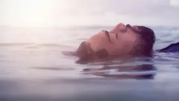 Backdrop for the TV series "Untold: The Girlfriend Who Didn