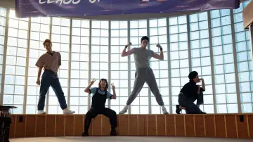 Backdrop к сериалу "School Spirits" #1376747