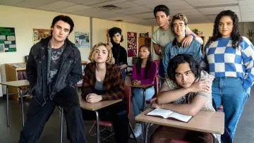 Backdrop к сериалу "School Spirits" #1376749
