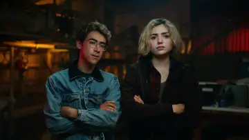 Backdrop к сериалу "School Spirits" #1376755