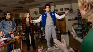 Backdrop к сериалу "School Spirits" #1376778