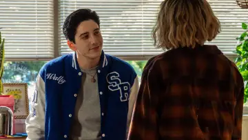 Backdrop к сериалу "School Spirits" #1376779