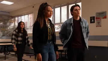 Backdrop к сериалу "School Spirits" #1376798
