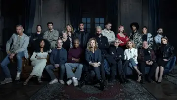 Backdrop for the TV series "The Traitors France" #1440995