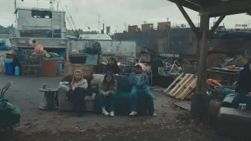 Backdrop к сериалу "Under the Bridge" #1460835