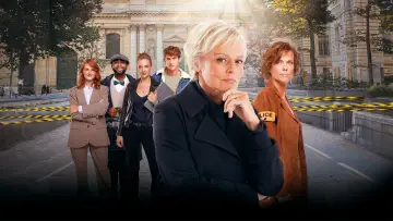 Backdrop for the TV series "Master Crimes" #1504717