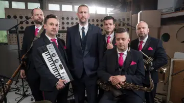 Backdrop for the TV series "The Horne Section TV Show" #1834146