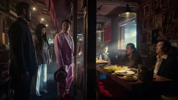 Backdrop к сериалу "The Brothers Sun" #1441830