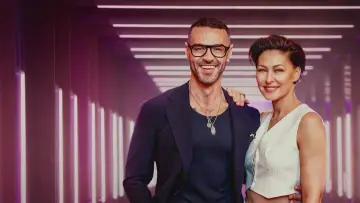 Backdrop for the TV series "Love Is Blind: UK" #1231044