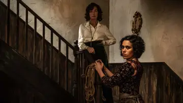 Backdrop for the TV series "Dope Girls" #1802999