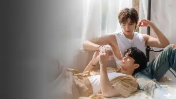 Backdrop for the TV series "Every You, Every Me" #1562084