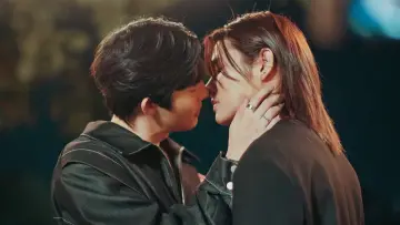 Backdrop for the TV series "Every You, Every Me" #1562088