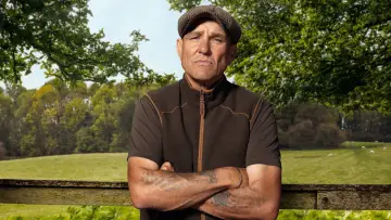 Backdrop for the TV series "Vinnie Jones in the Country" #1794430