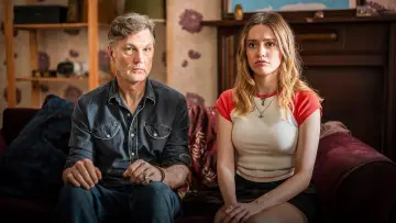 Backdrop for the TV series "Daddy Issues" #1483710