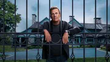 Backdrop for the TV series "Your Friends & Neighbors" #1277376