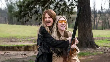 Backdrop for the TV series "The Hunting Wives" #1350813