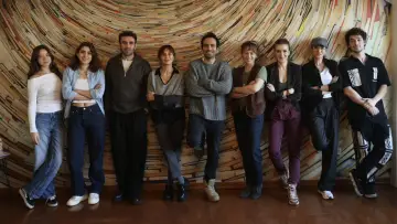 Backdrop for the TV series "Bahar" #1388829