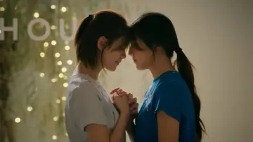 Backdrop к сериалу "Us" #1494314
