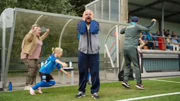 Backdrop for the TV series "Football Parents" #1561460