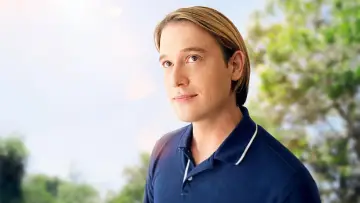 Backdrop for the TV series "Live from the Other Side with Tyler Henry" #1672818
