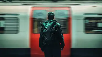 Backdrop for the TV series "Attack on London: Hunting the 7/7 Bombers" #1557036