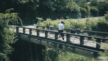 Backdrop for the TV series "Smells Like Green Spirit" #1561387
