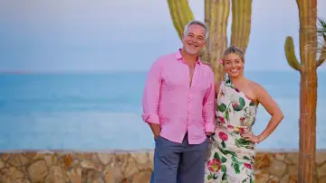 Backdrop for the TV series "Luxury Escapes: The World