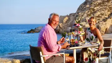 Backdrop for the TV series "Luxury Escapes: The World