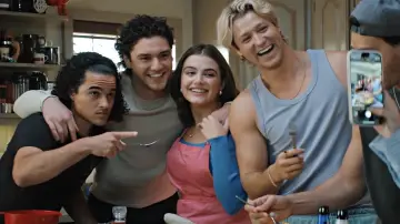 Backdrop к сериалу "Off Campus" #1216915