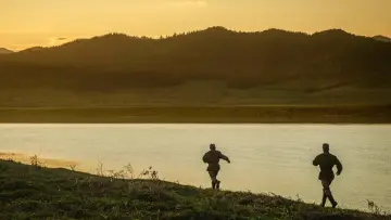 Backdrop к сериалу "The Long Way Back" #1489729