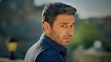 Backdrop к сериалу "Far Away" #1310485