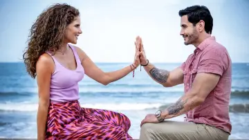 Backdrop for the TV series "A.mar, donde el amor teje sus redes" #1386696
