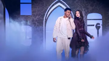 Backdrop for the TV series "Vampirina: Teenage Vampire" #1844803