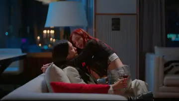 Backdrop к сериалу "Girl Rules" #1474087