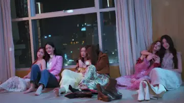 Backdrop к сериалу "Girl Rules" #1474105