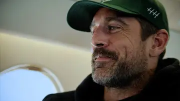 Backdrop for the TV series "Aaron Rodgers: Enigma" #1557008