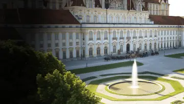 Backdrop for the TV series "The Remarried Empress" #1819157