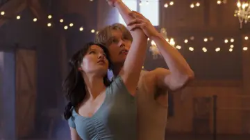 Backdrop к сериалу "Finding Her Edge" #1436086